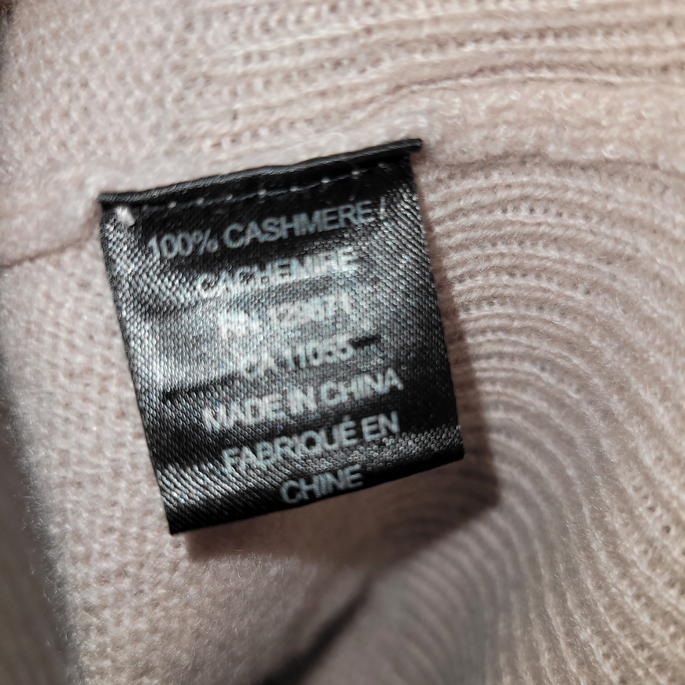 360 Cashmere Women's V-Neck Sweater in Soft Pink - Picture 2 of 4